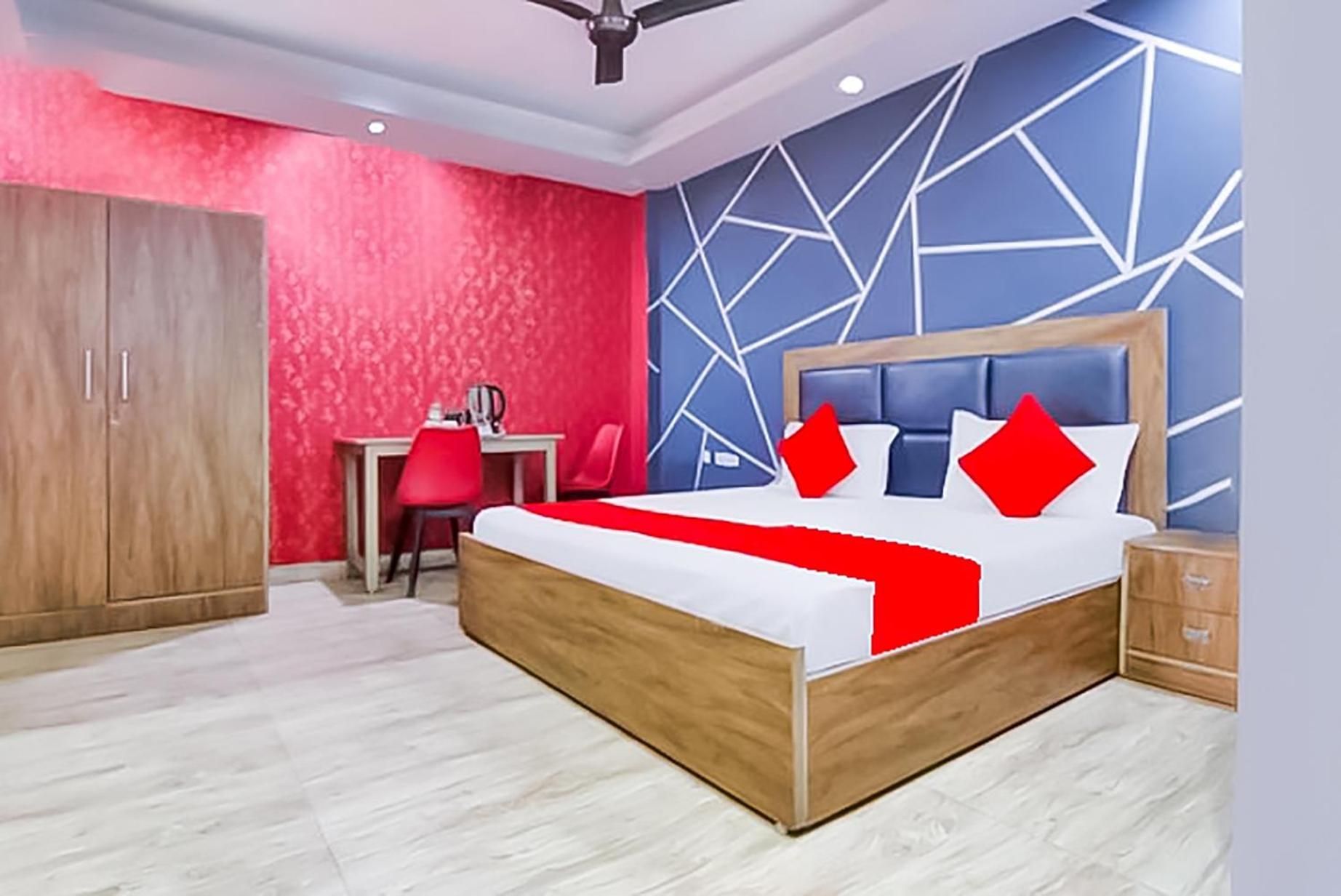 Hotel Classical Opposite Nizamuddin Railway Station 新德里 外观 照片